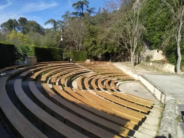 La Fee Viviane Et Michel L'Enchanteur Robion en Luberon ภายนอก รูปภาพ